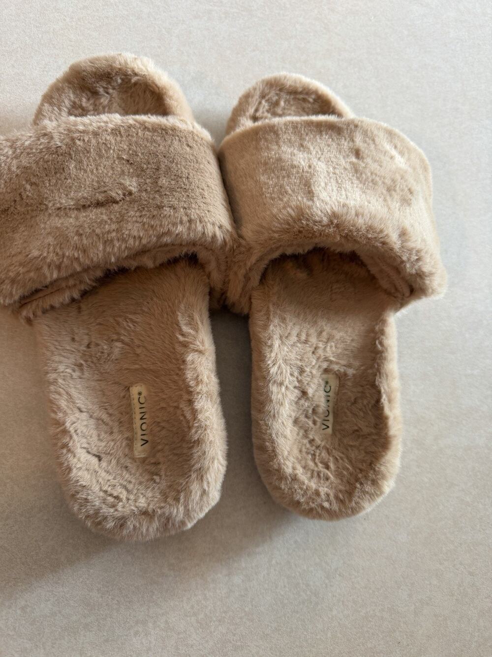 Vionic Fuzzy Women’s Tan Slide Adjustable Slide Slippers Open Toe Size 7.5